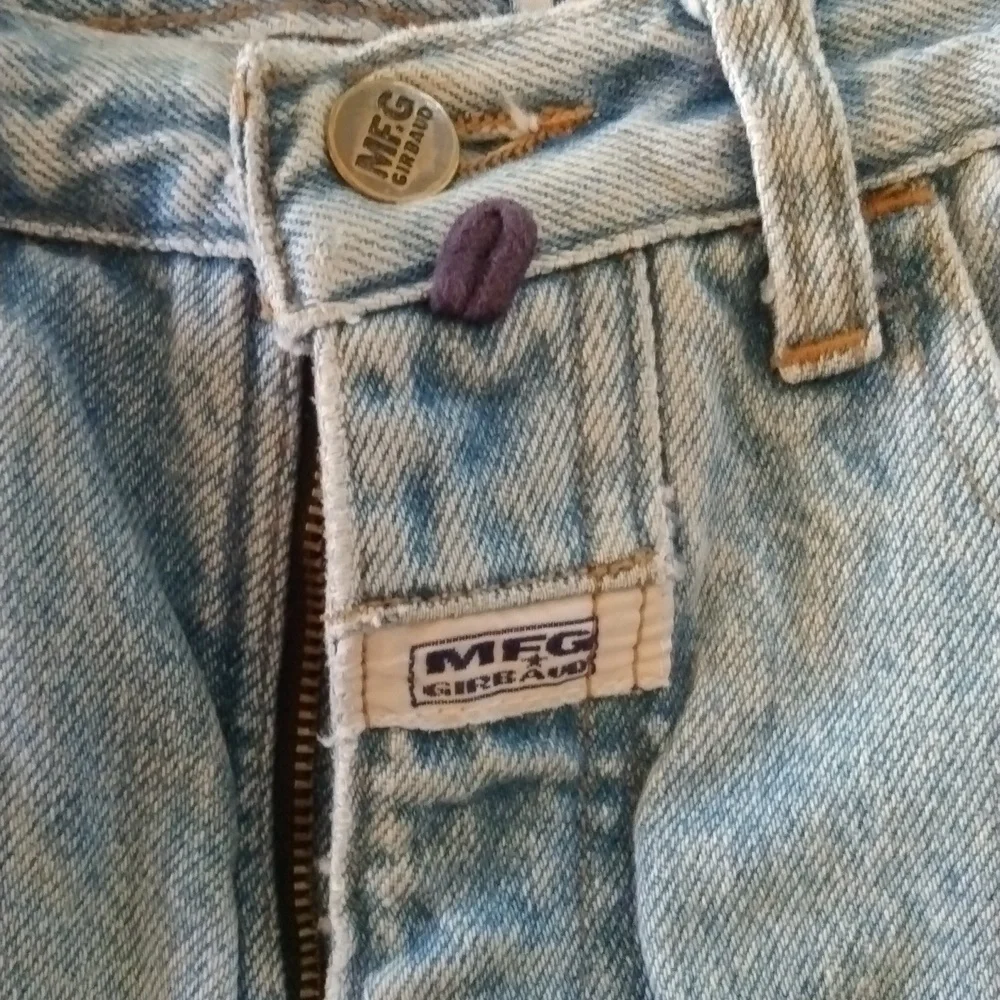 MFG Girbaud size 31 retro/ vintage size 31 jeans. Great fit and style.